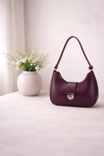 Luna Lock Shoulder Bag – Minimalist Design With Metallic Clasp – Black