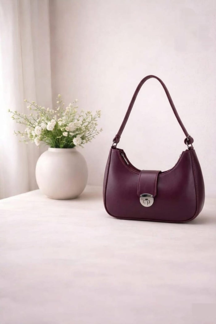 Luna Lock Shoulder Bag – Minimalist Design With Metallic Clasp – Black