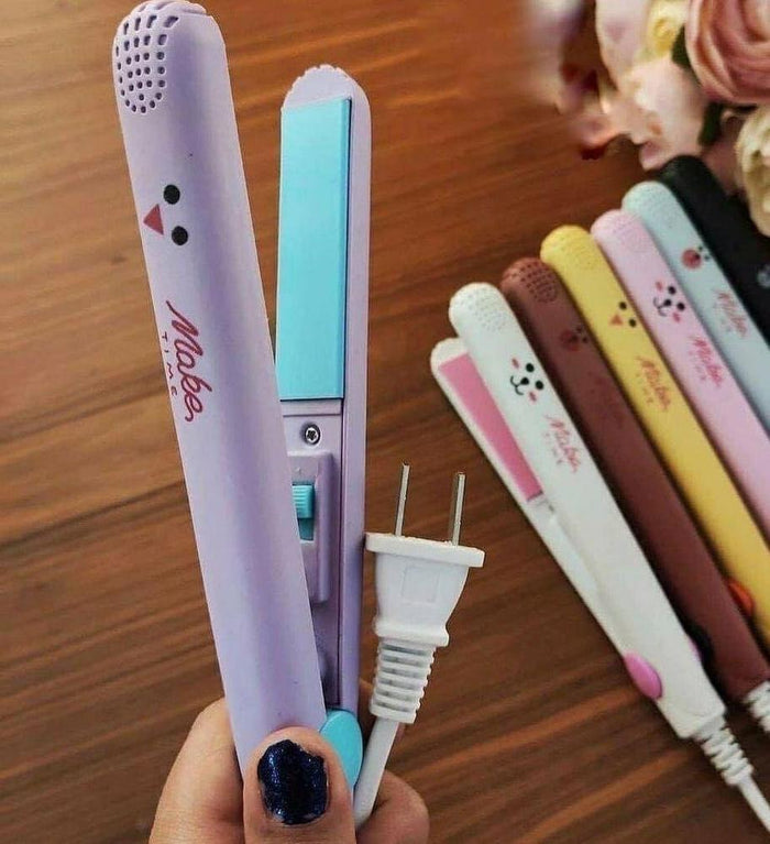 Mini Portable Hair Straightner / Air Smooth, Silky, Frizz-Free And Healthy. (Random Color)