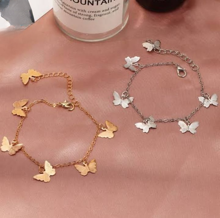 Beautiful Butterfly Hand Charm Bracelet\Payal For Girls - Golden