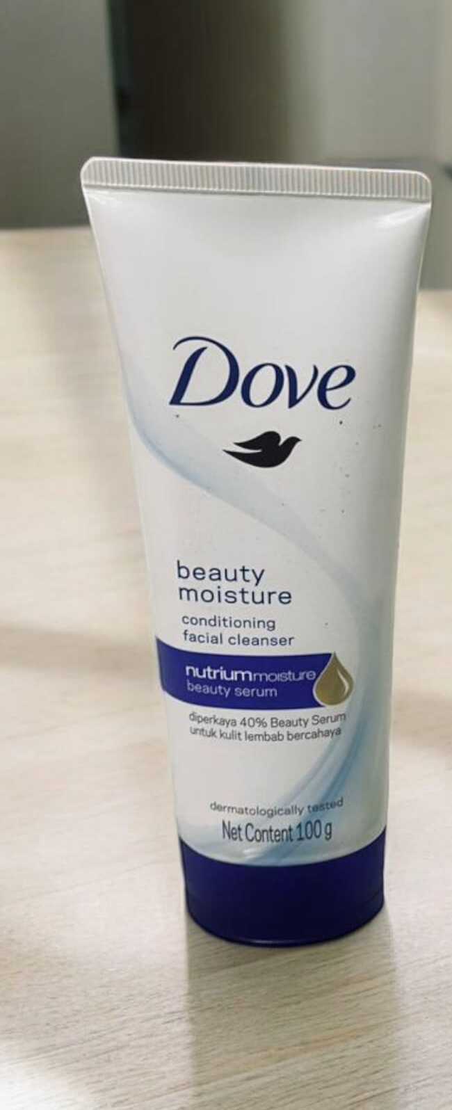 Dove Hydrating Facial Cleanser Refresh And Nourish Your Skin With Dove 150Ml - Blue